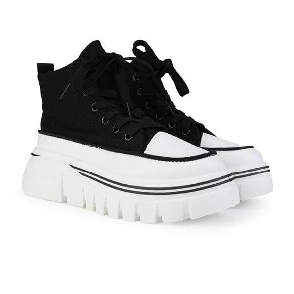 BLACK SNEAKERS WHITE SOLE